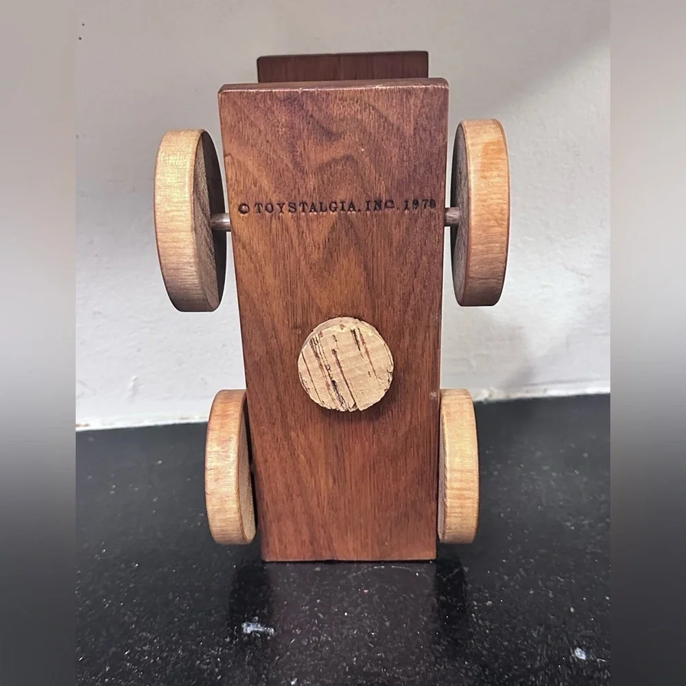 Vintage 1970 Toystalgia Wooden Circus Box Car Bank with Working Wheels - Picture 6 of 6